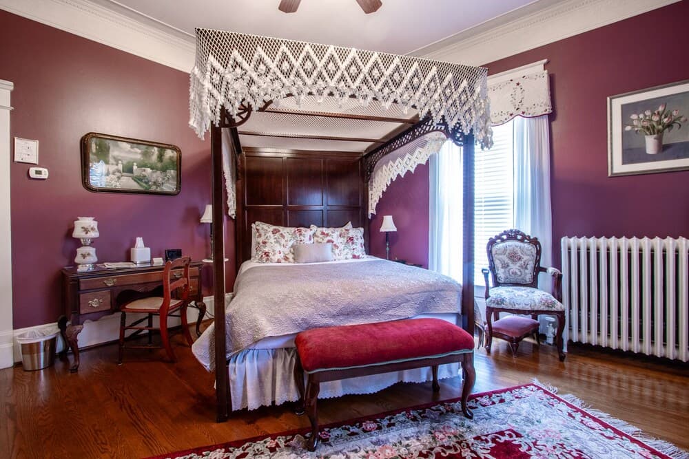 The Oaks Victorian Inn