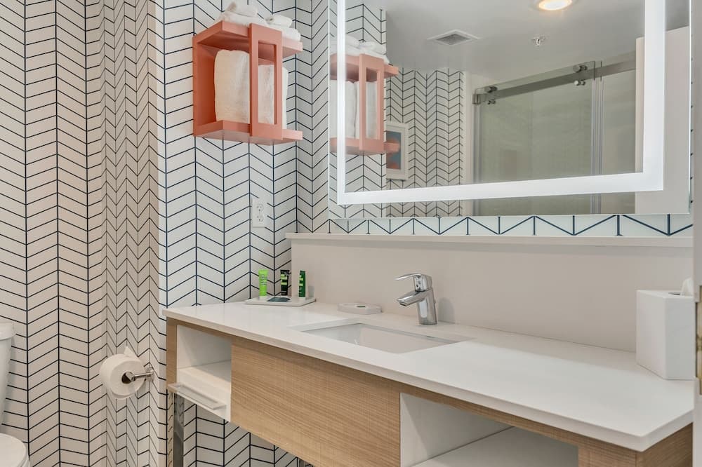 Holiday Inn Express and Suites Destin Miramar Beach by IHG