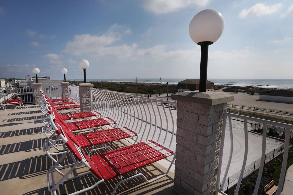 Matador Oceanfront Resort