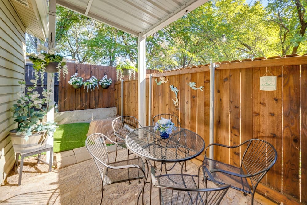 Walk to Lewisville Lake: Pet-friendly Texas Abode!