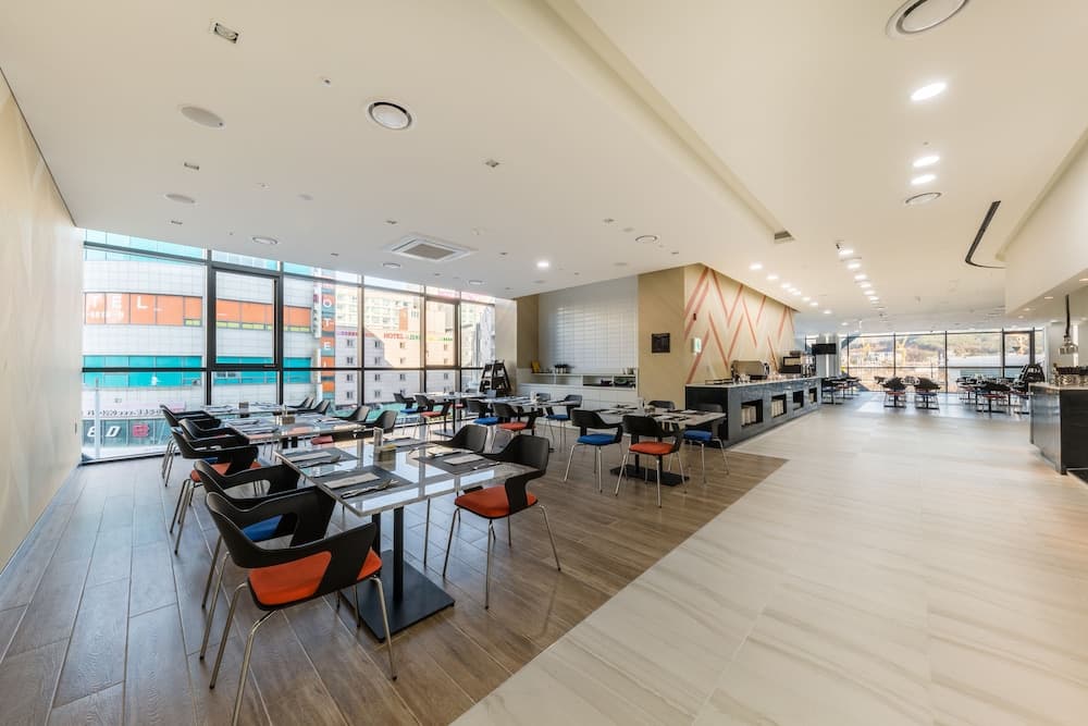 Days Hotel & Suites by Wyndham Incheon Airport