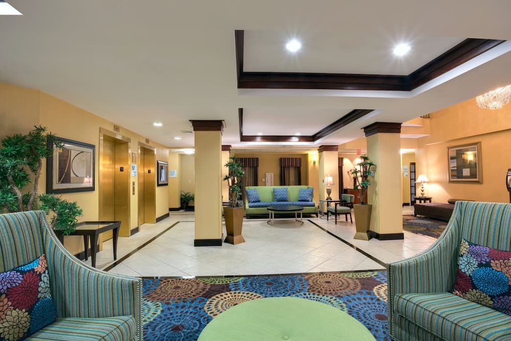 Holiday Inn Express Tower Center by IHG
