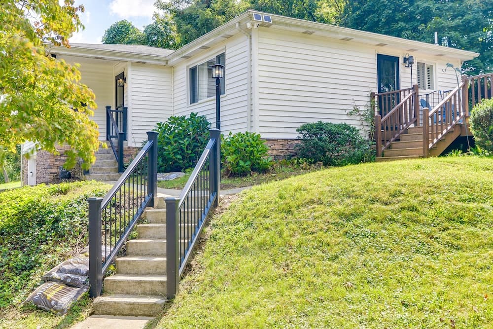 Luxurious Morgantown Retreat w/ Stunning Views!