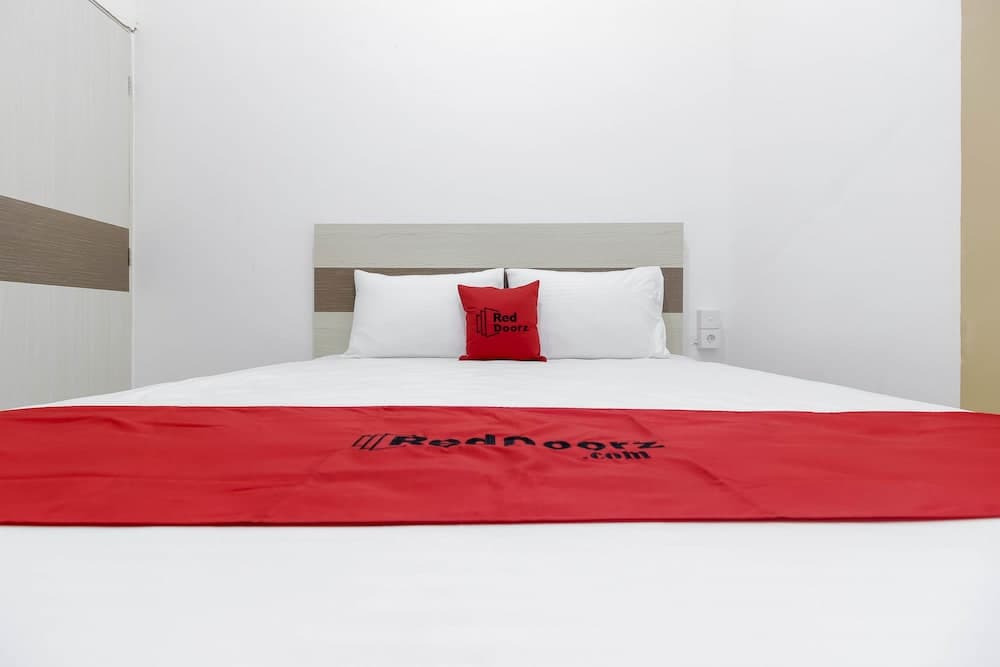 RedDoorz near Palembang Trade Center