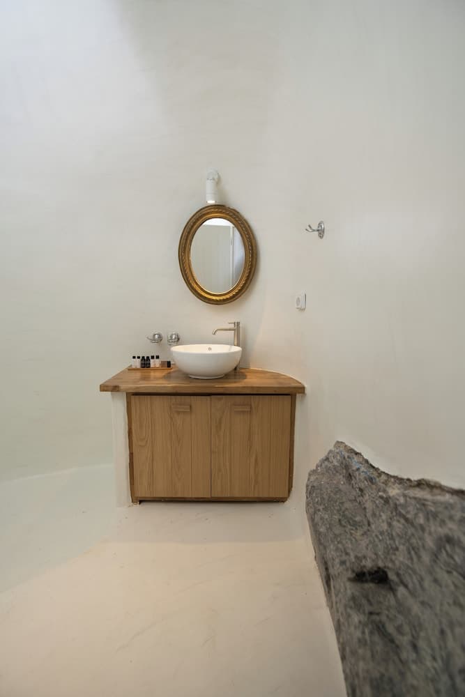 Astrea Suites