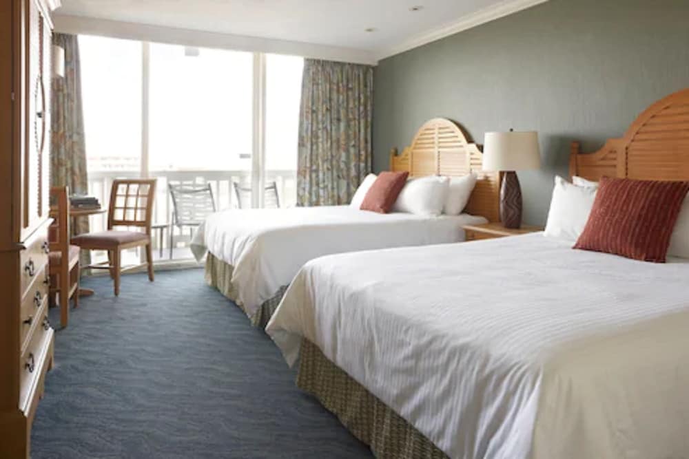 Port Royal Oceanfront Hotel