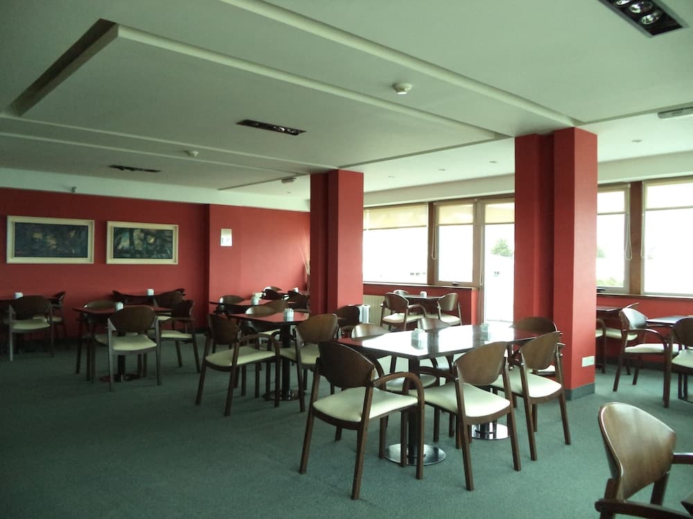 Hotel Mil 810