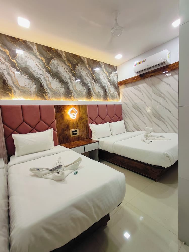 HOTEL M R STAY