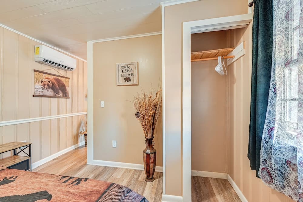 7 Mi to Mammoth Cave Nat'l Park: Cozy Apartment!