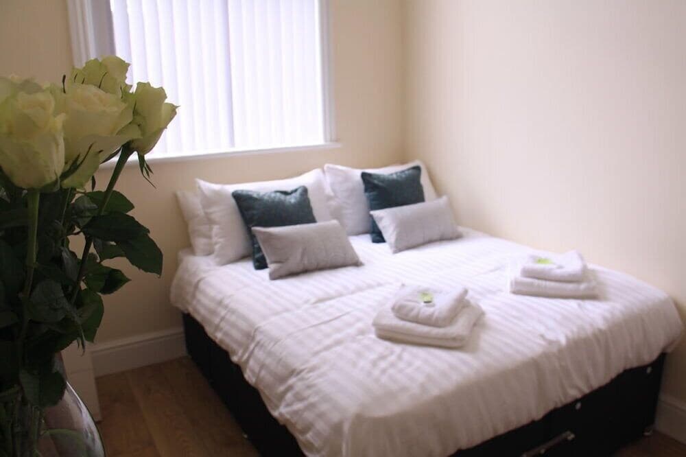 The Manchester St Petersgate - Sleeps up to 6 Close to Train Station Very Central