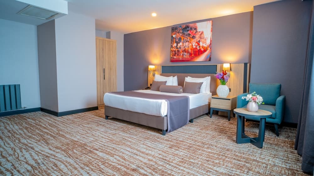 Mayi Hotel