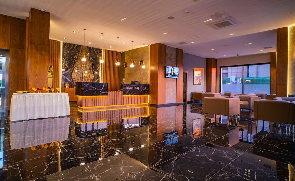 Mayi Hotel