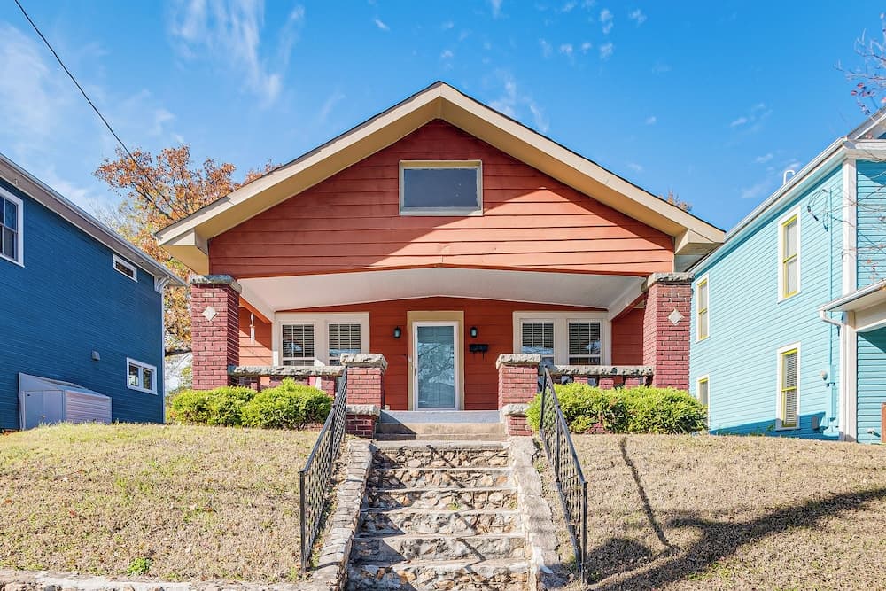 Family Retreat w/ Yard < 1 Mi to Dtwn Durham!