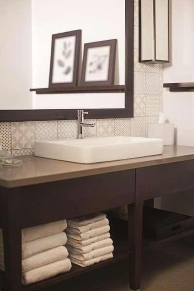 Country Inn & Suites by Radisson, Germantown, WI