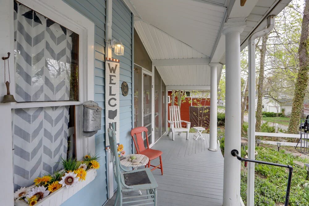 Spacious Lakeside Cottage - 2 Miles to Marblehead!