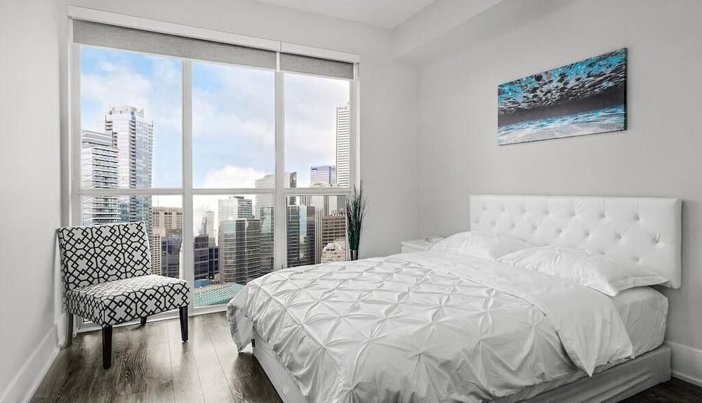 Life Suites Loft - CN Tower