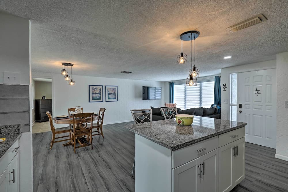Charming Home w/ Patio, 7 Mi to Sunset Beach!