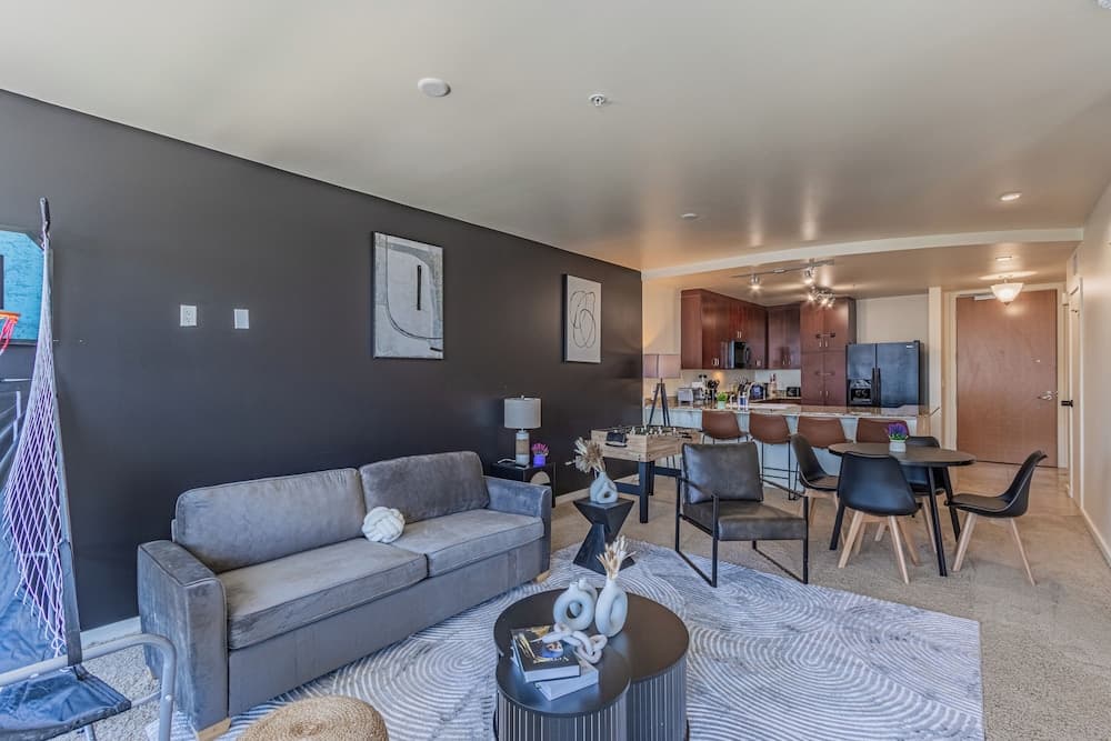 ROVE LIVING/KL - 44 Monroe