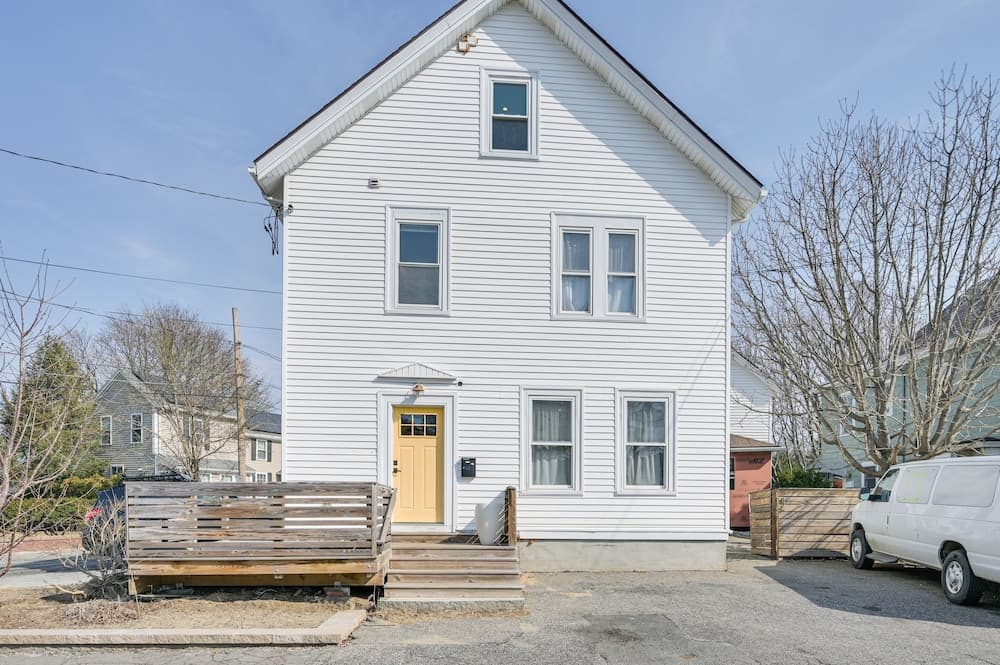 Bright & Pet-friendly Home: 2 Mi to Harvard Square