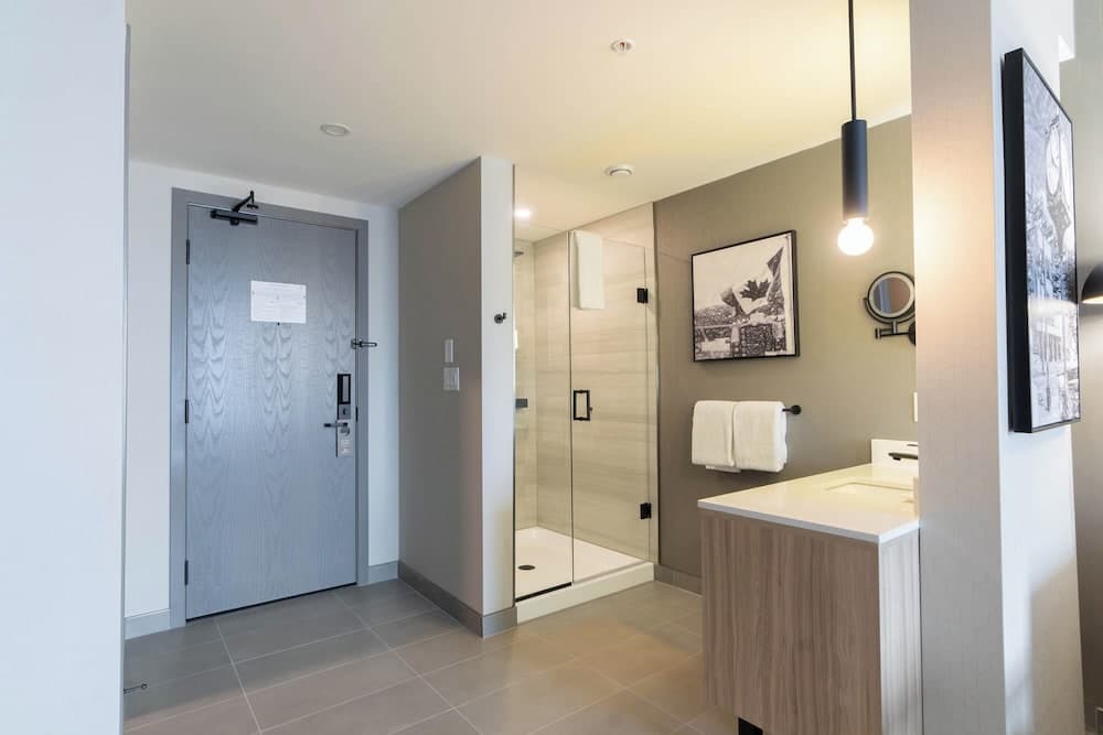 Sandman Signature Winnipeg Airport Hotel & Suites