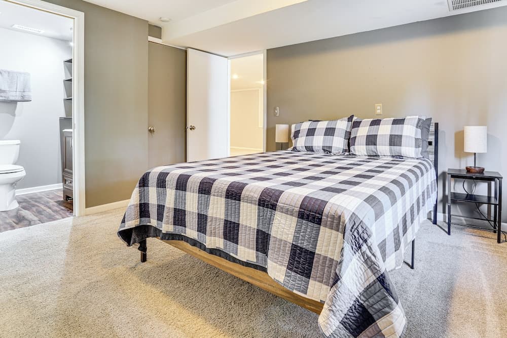 8 Mi to Central Minneapolis: Modern Home w/ Yard