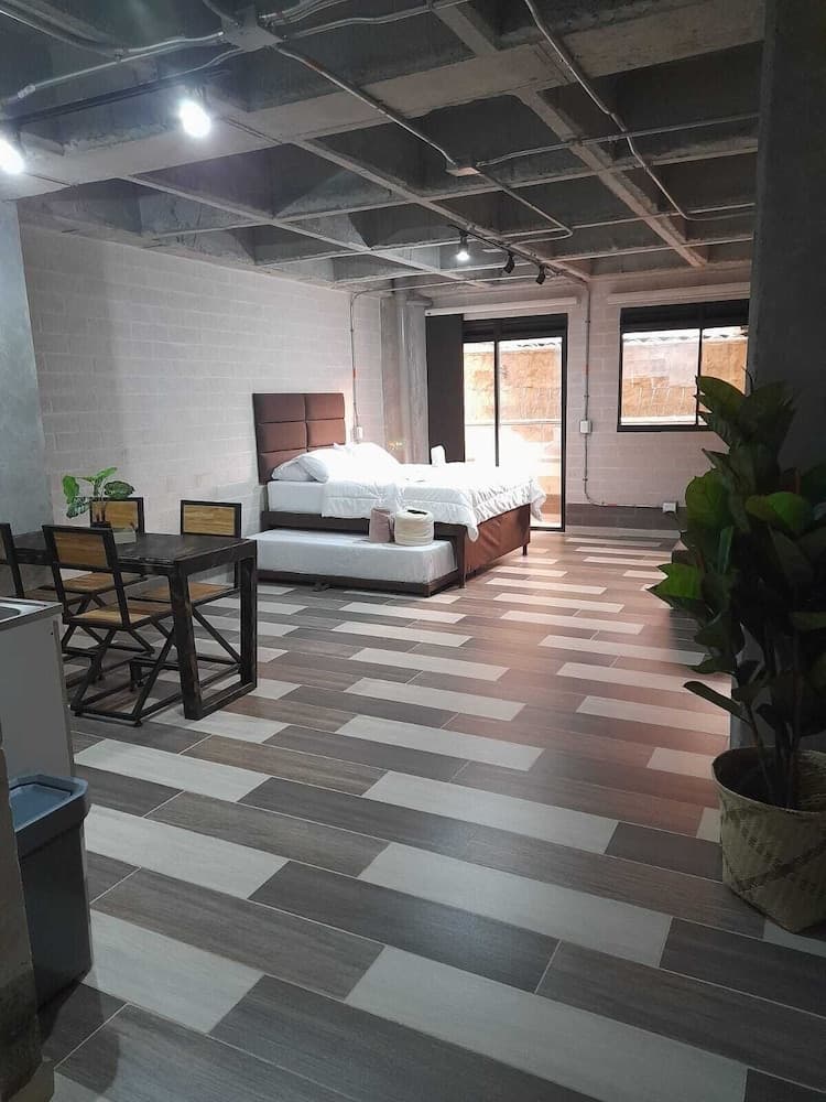 Hotel Magenta Lof
