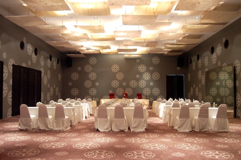 meeting & event spaces