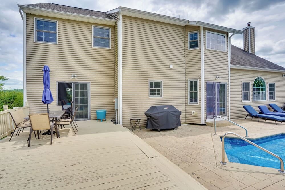 Expansive Upstate Home w/ Home Theater!