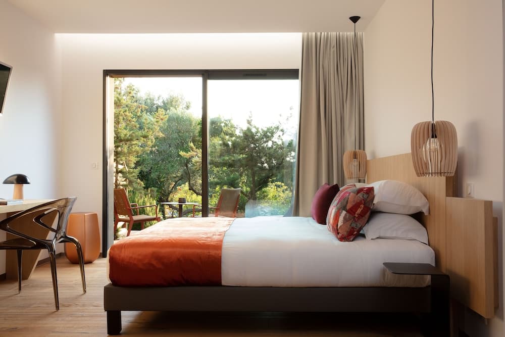 hotel room