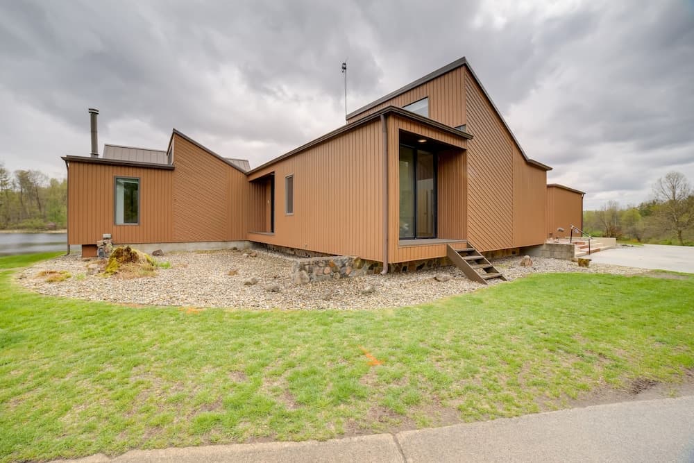 Spacious Plymouth Hideaway on Acreage w/ Lake!