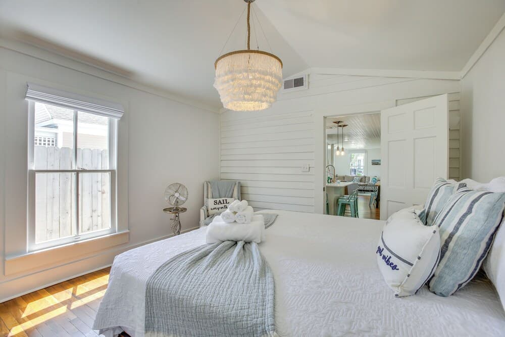 Walk to The Strand: Historic Galveston Home!