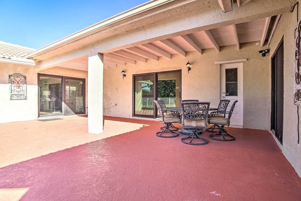 Near Golf & Beaches: Coral Springs Home w/ Yard!