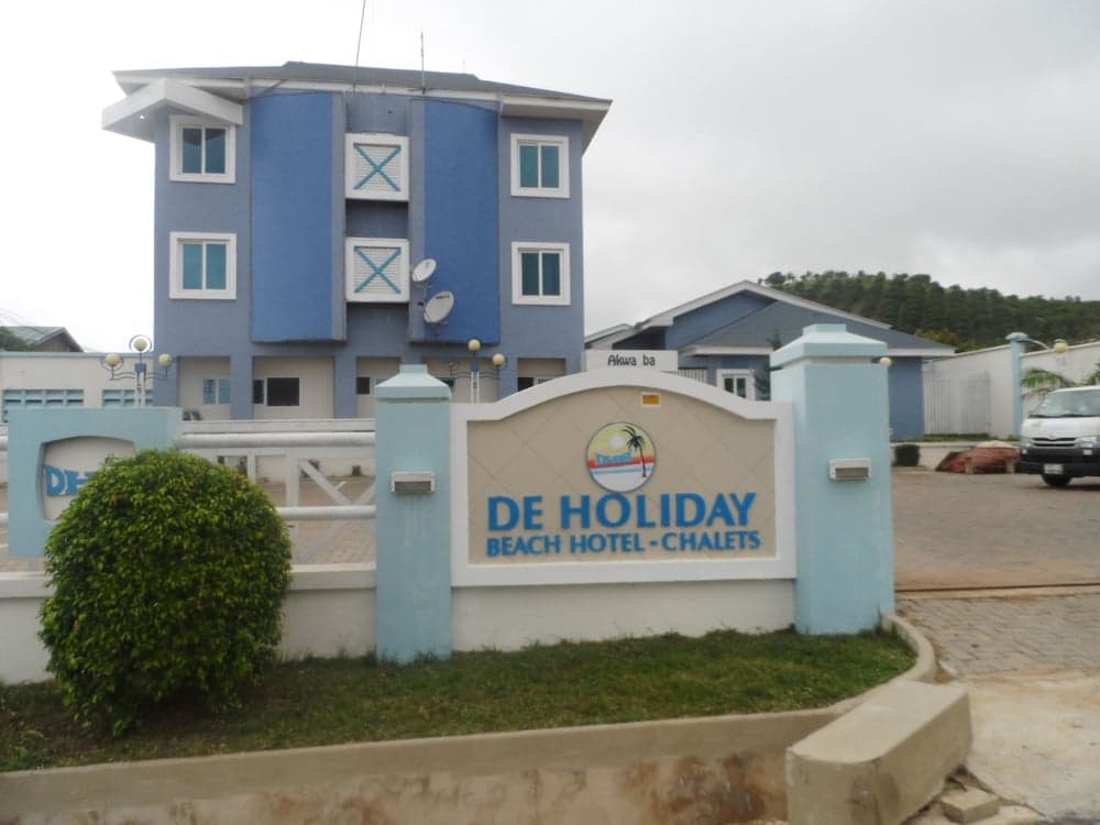 De Holiday Beach Hotel