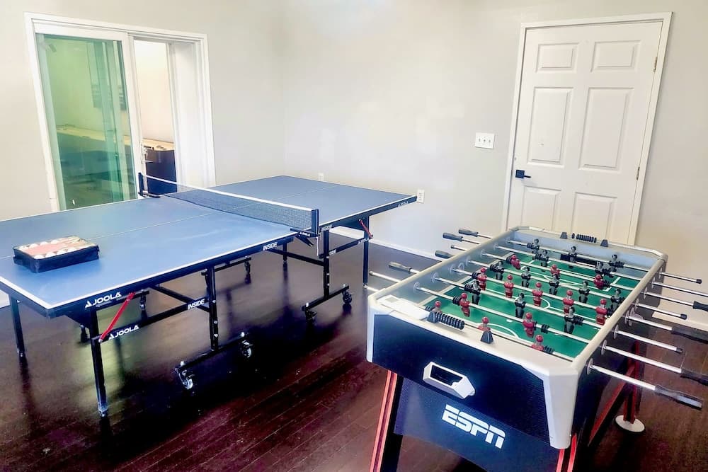 Upstay - Lakeside Getaway - Pool Hot Tub Games