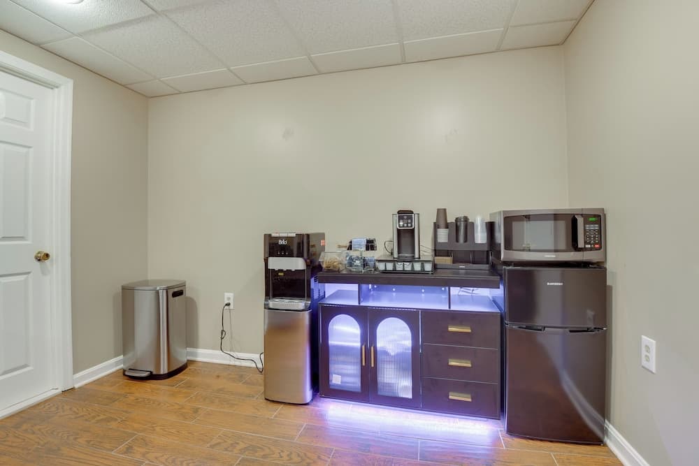 Cozy Apt in DC Suburbs: 4 Mi to Main St Laurel