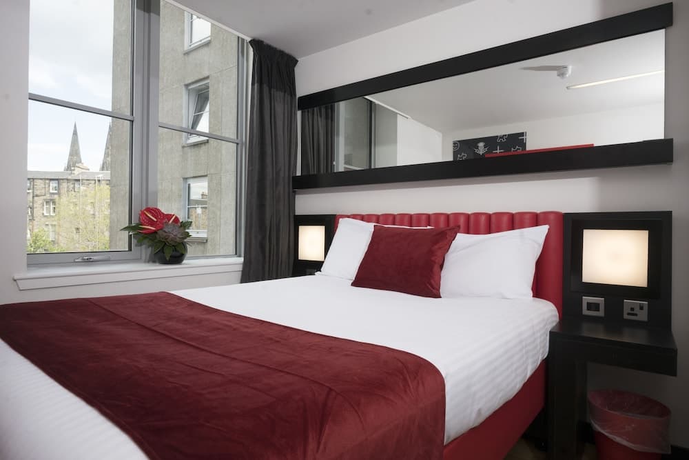 Garner Edinburgh Haymarket by IHG