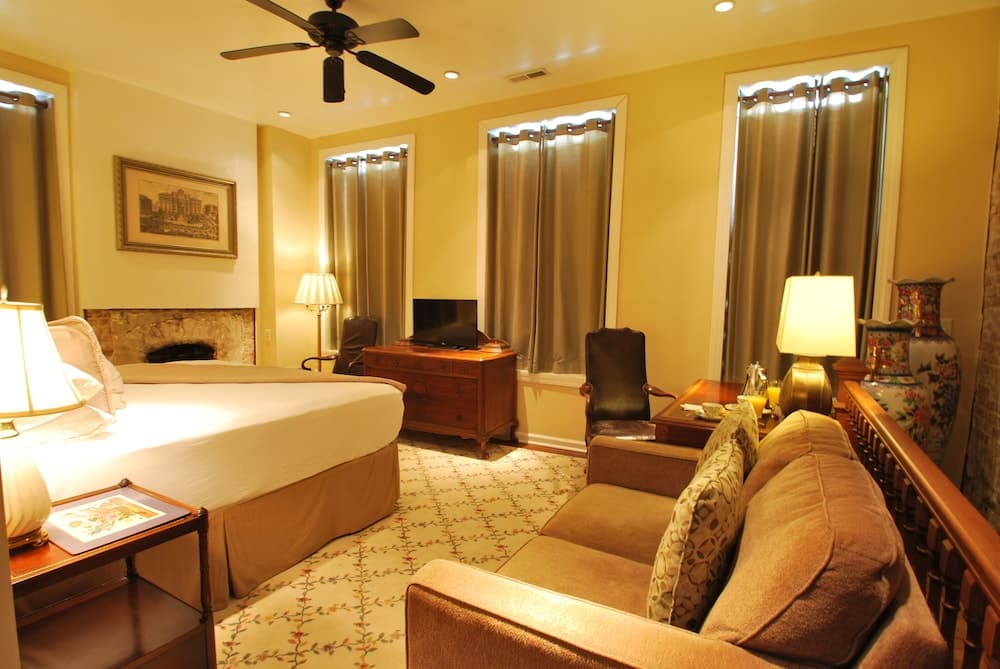 Grand Center Inn