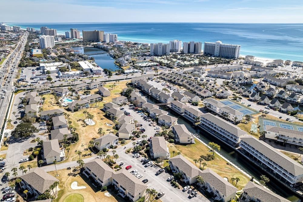 Sandpiper Cove 9203 2 Bedroom Condo by RedAwning