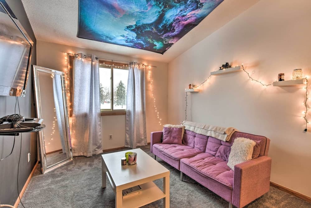 Brooklyn Park Abode 12 Mi to Dtwn Minneapolis