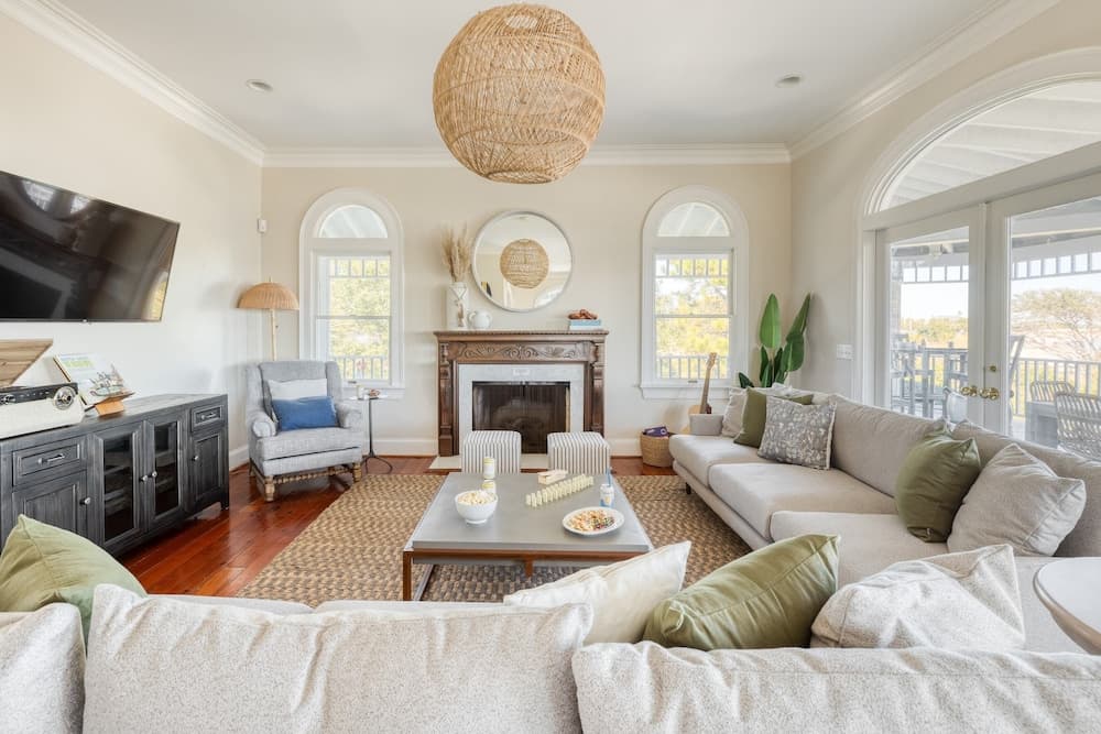 Haven by Avantstay Luxury Beachfront Home w/ Pool & Gorgeous Patios