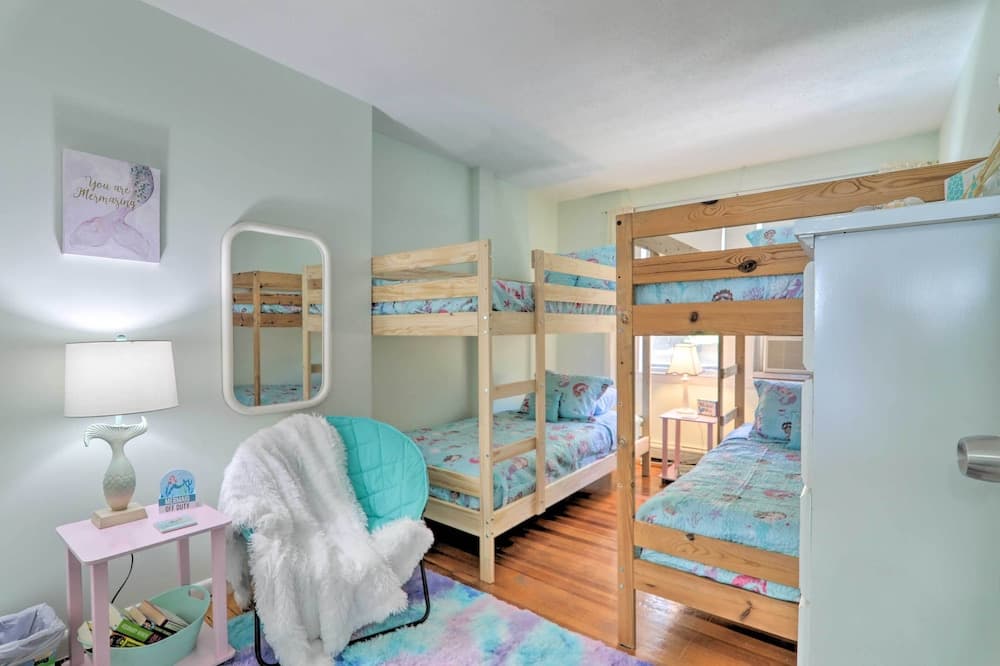 Bayfront Wareham Retreat w/ Private Beach!