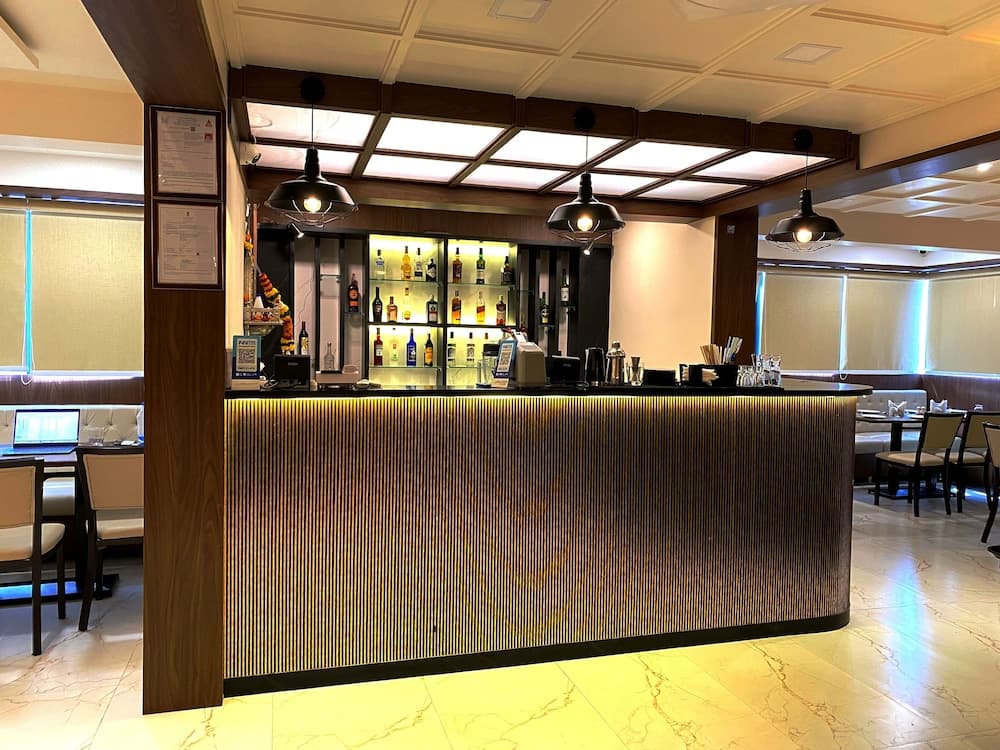 The Grand Sarovar Inn and Suites