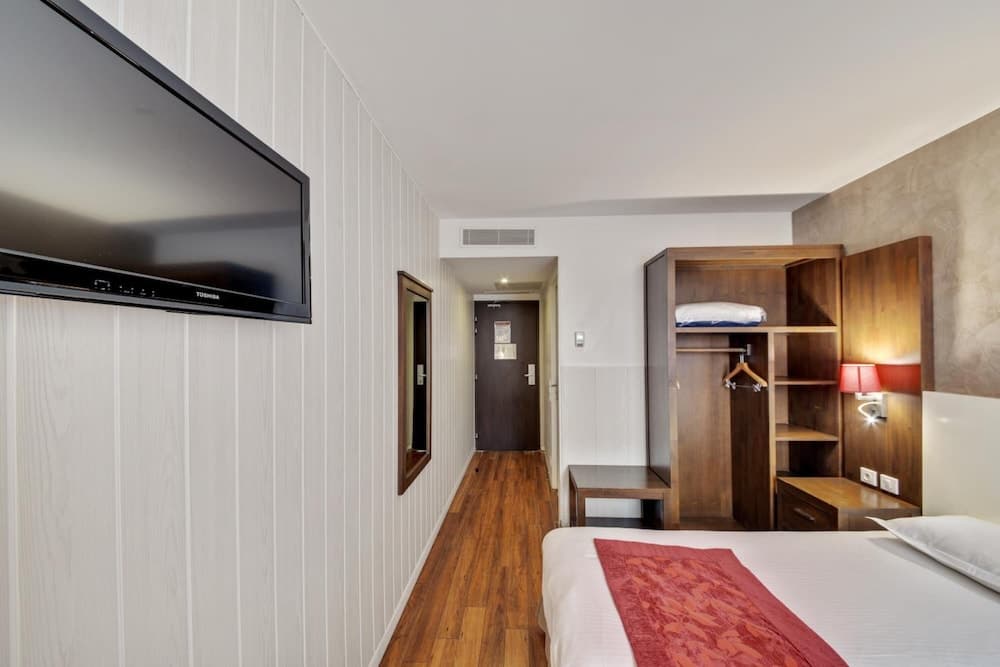 Hotel Paris Pacific