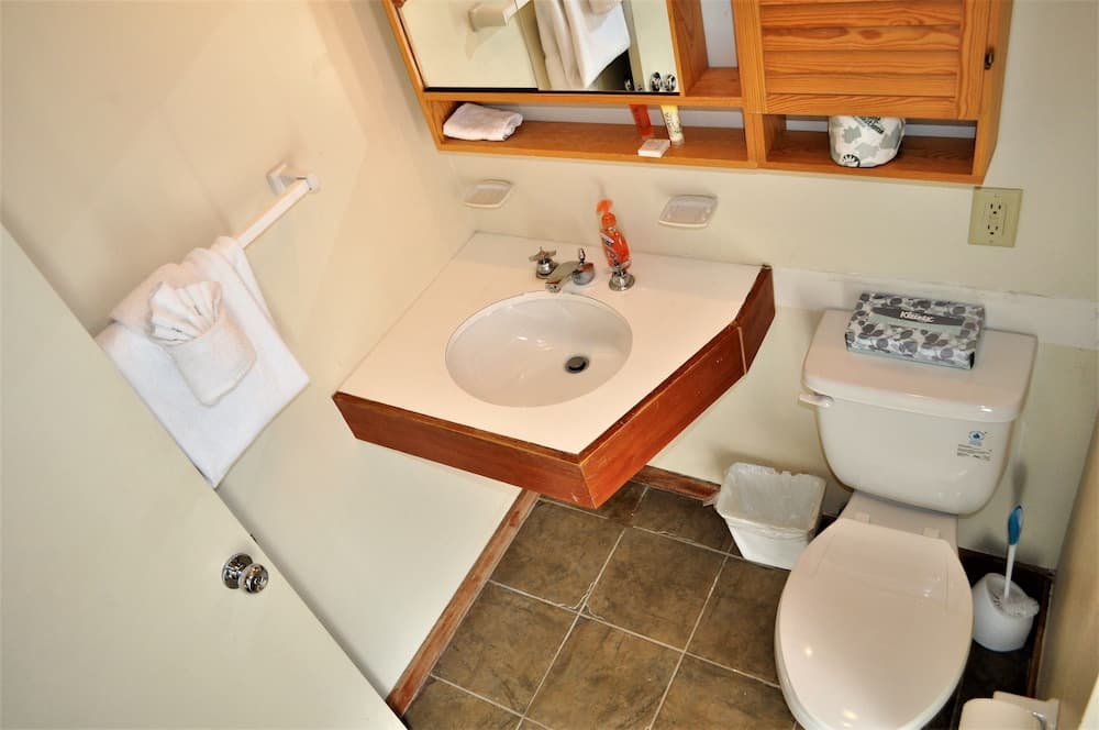 Tennis Townhome 2 Bed 2.5 Bath