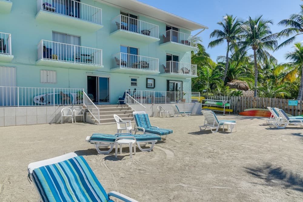 Beachfront Tavernier Abode w/ Balcony & Bay Views!