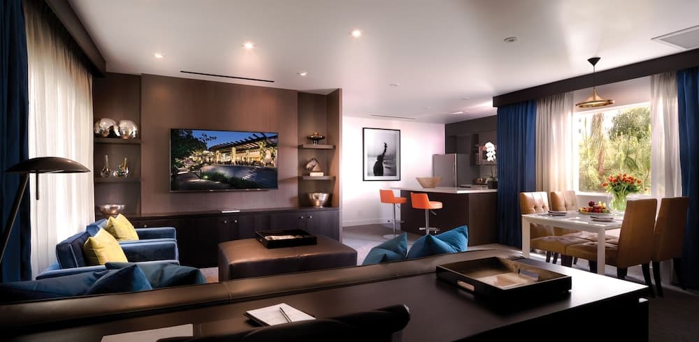 Sunset Marquis