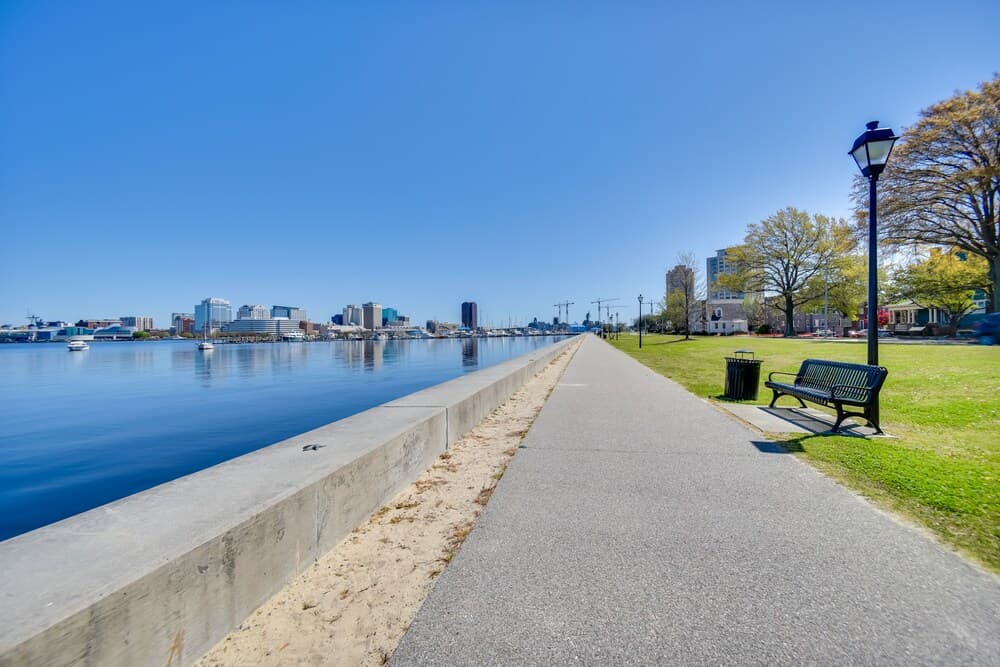 Modern Portsmouth Apartment: Walk to Norfolk Ferry