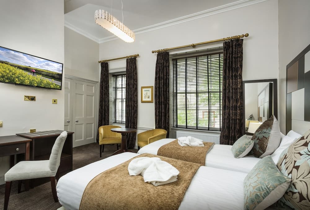 Albany Hotel