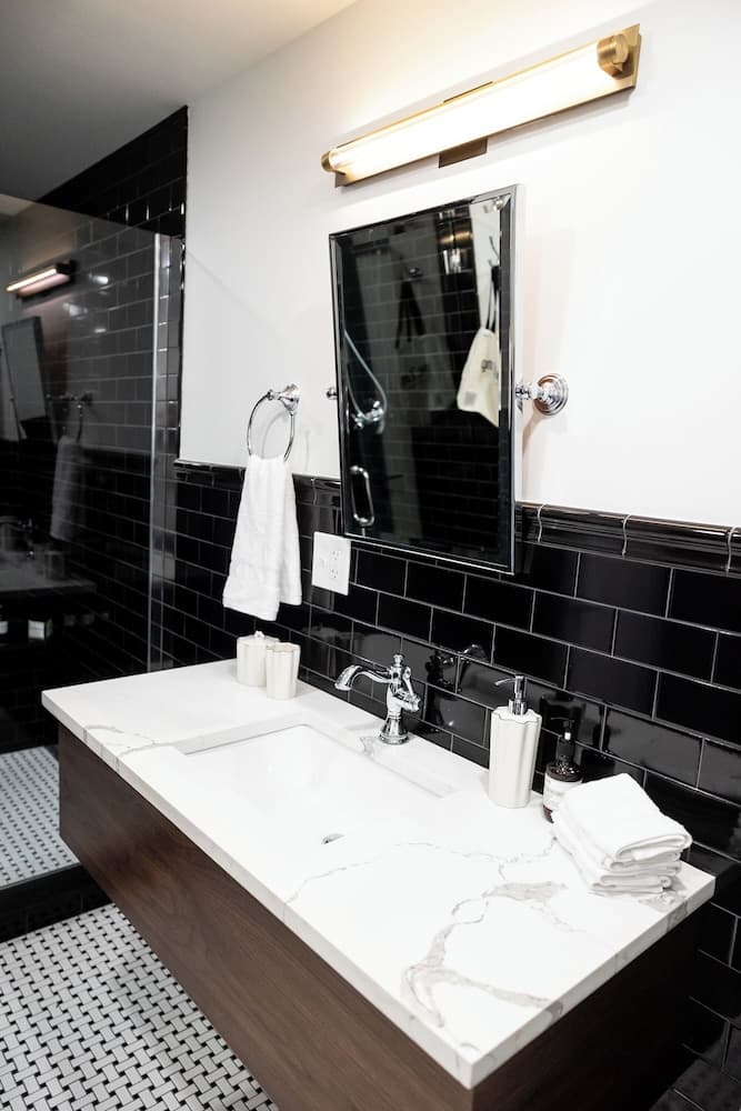 The Gas Lamp Hotel