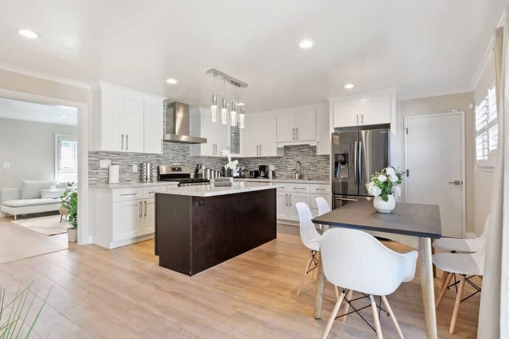 @ Marbella Lane - Modern Refreshing Home